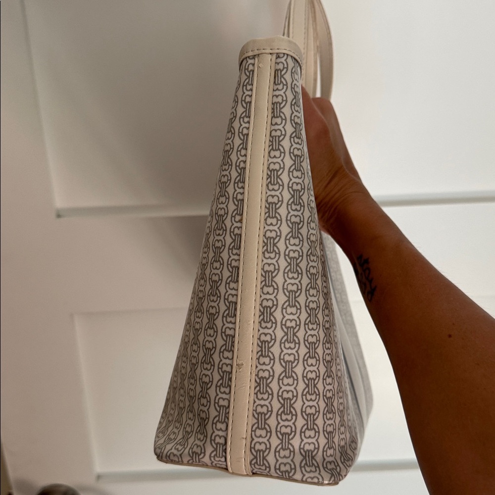 Tory Burch Gemini Link Tote - Picture 7 of 14